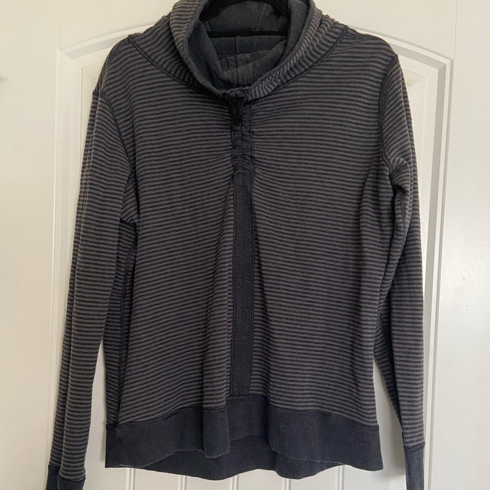 Lululemon sweatshirt